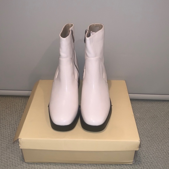 White Halo Boots from Princess Polly! Brand new and never been worn. - Picture 3 of 6